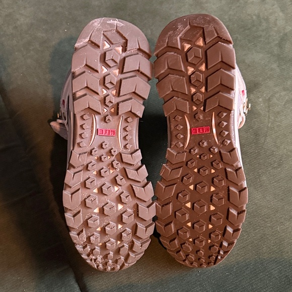 Vans Gray and Tan Outdoor Boots - Picture 5 of 5